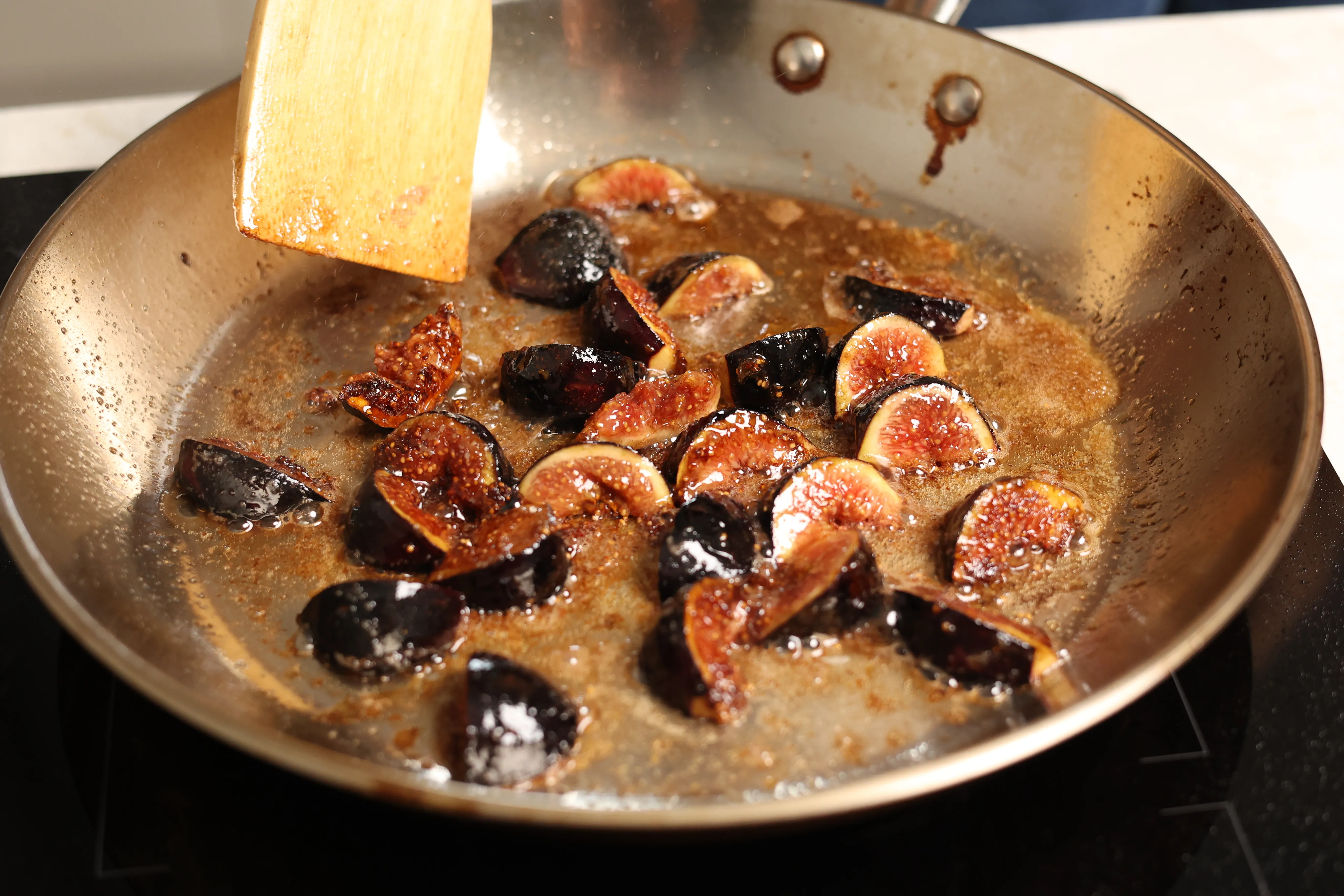 Figų karamelizavimas