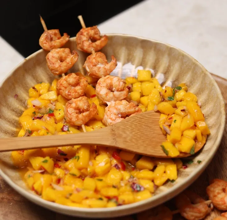 Krevetės su mangų salsa receptas