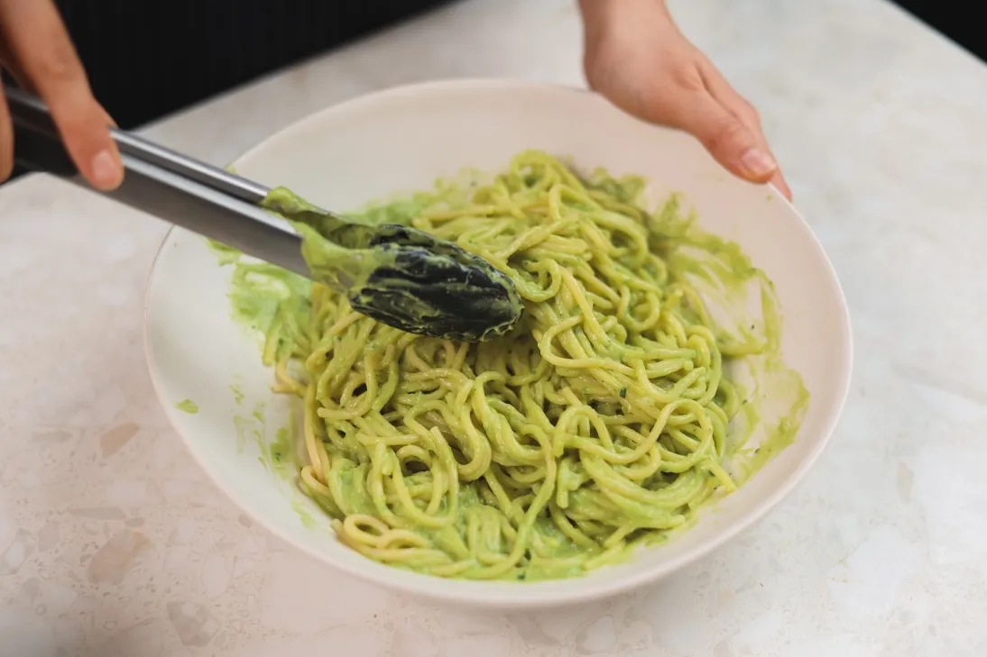 Makaronai su Mangų Mangas avokadais