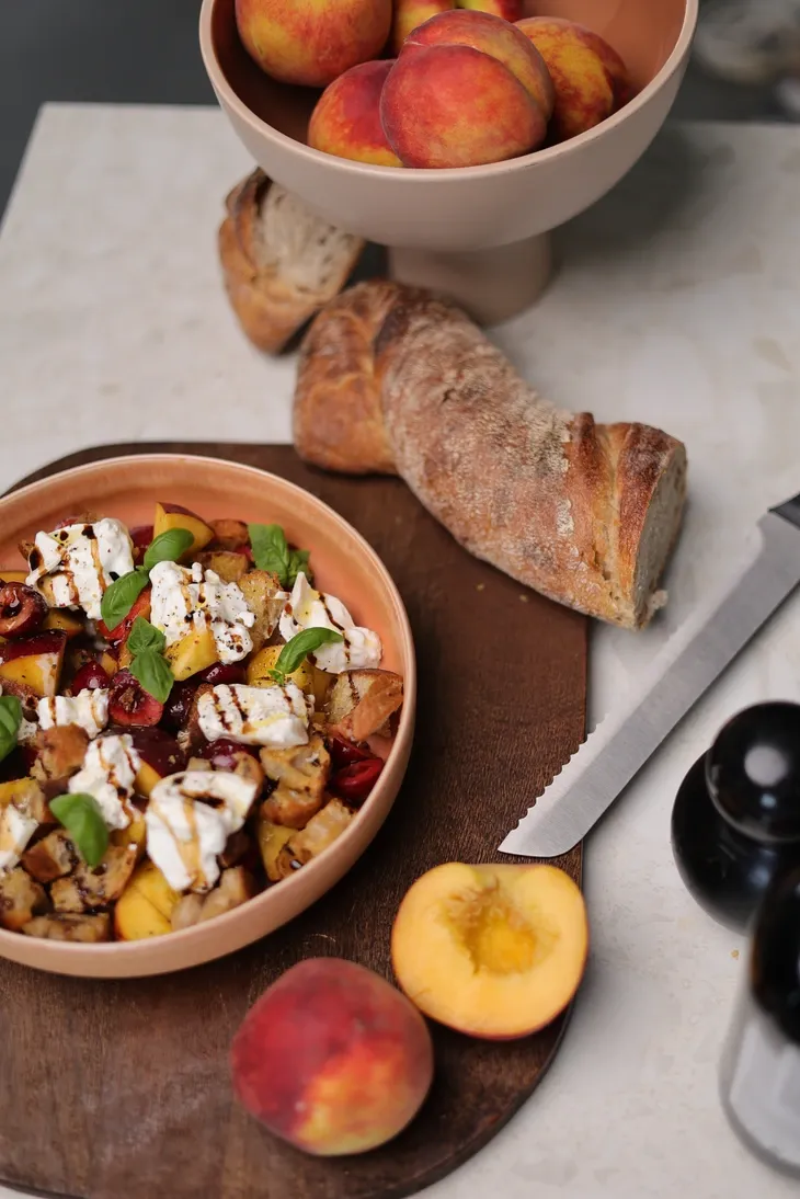Panzanella salotų ingredientai