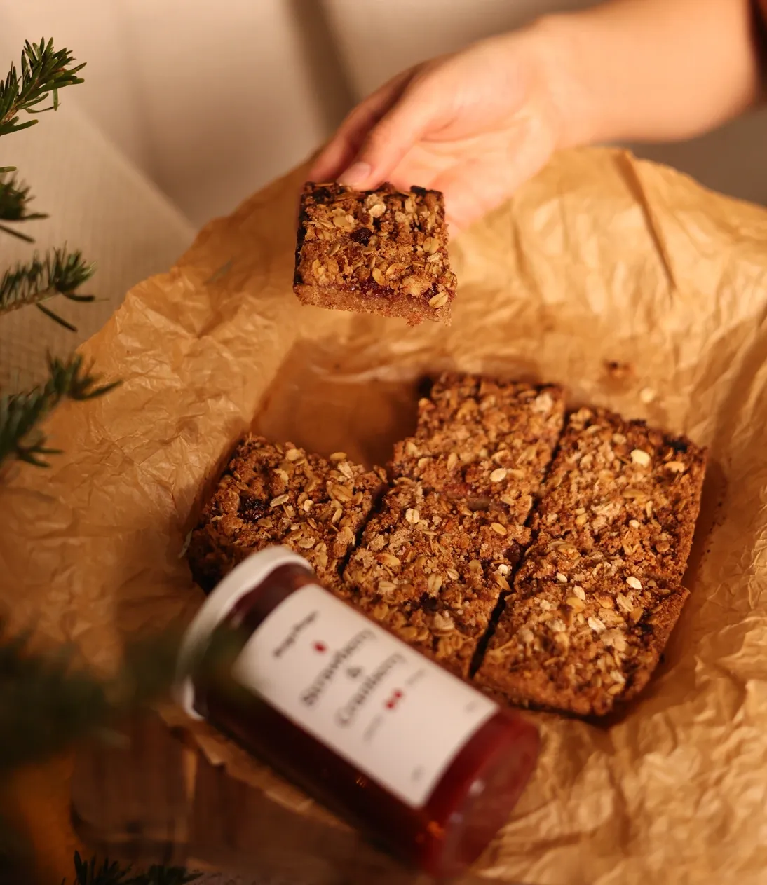 Pyragas su kalėdinėmis uogienėmis