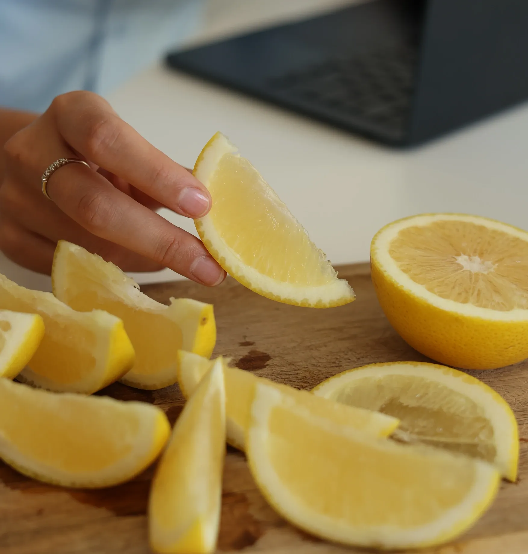 jackson-greipfruto-skilteles-ant-lenteles